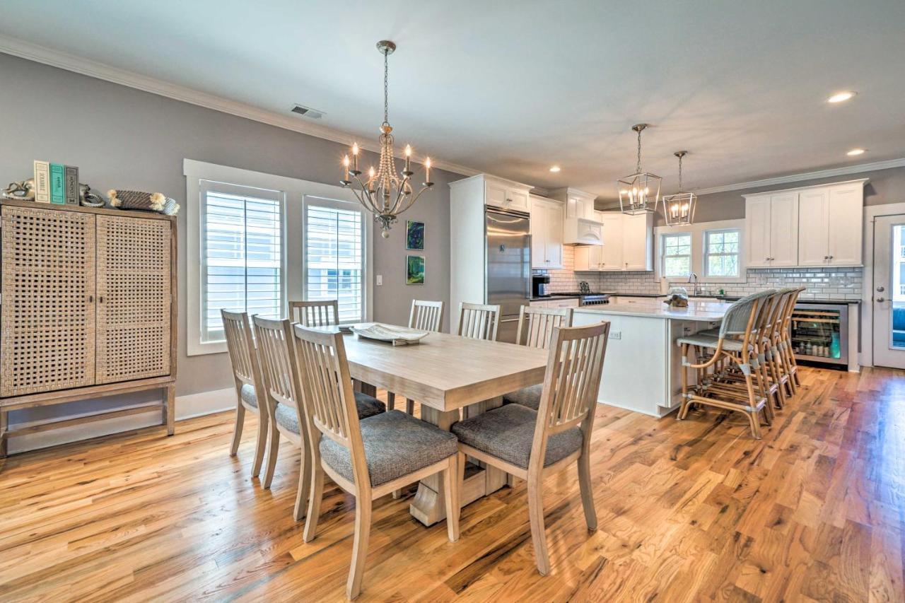 Bright Coastal Abode With Porch And Beach Access! カロライナビーチ エクステリア 写真