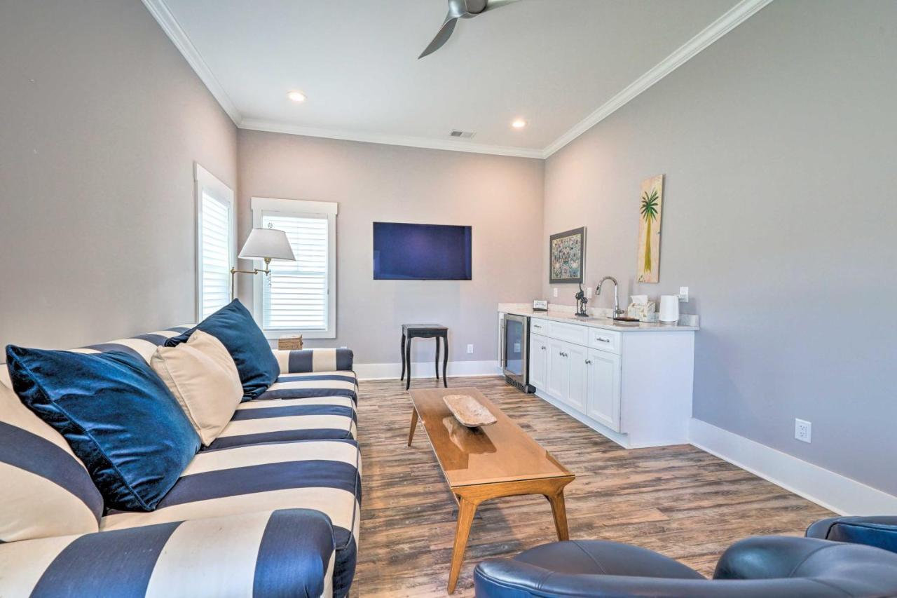 Bright Coastal Abode With Porch And Beach Access! カロライナビーチ エクステリア 写真