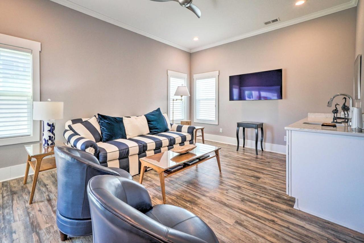 Bright Coastal Abode With Porch And Beach Access! カロライナビーチ エクステリア 写真