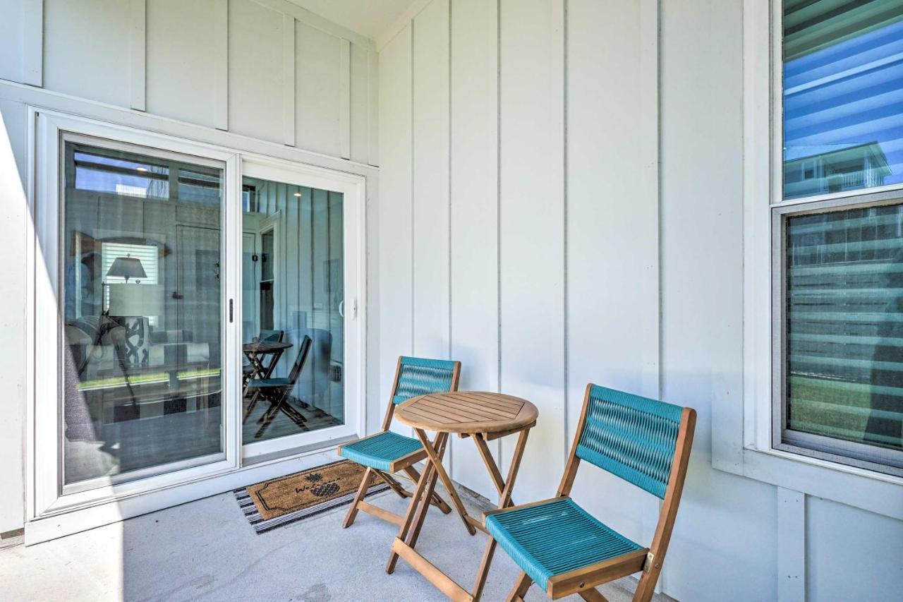 Bright Coastal Abode With Porch And Beach Access! カロライナビーチ エクステリア 写真